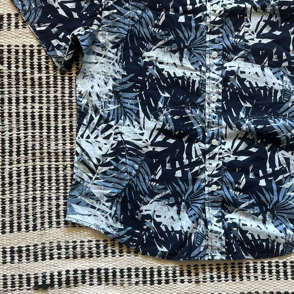Goodfellow Size Large Blue leaf print button up Hawaiian shirt NWT - Picture 5 of 7
